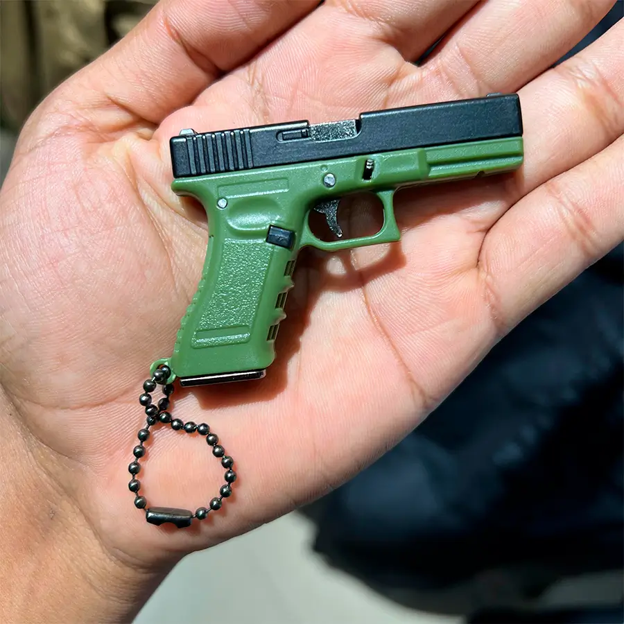 Llavero Pistola Retractil 555-4 Verde - Imagen 3